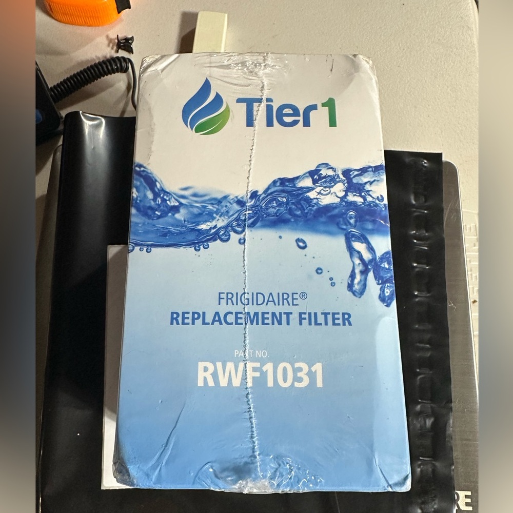 New In Package Frigidaire Refrigerator Replacement Filter RWF 1030 (Qty 2)